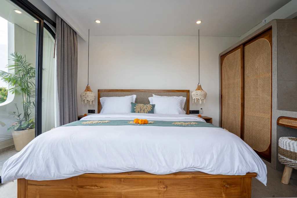 SKY09490-HDR_1_11zon