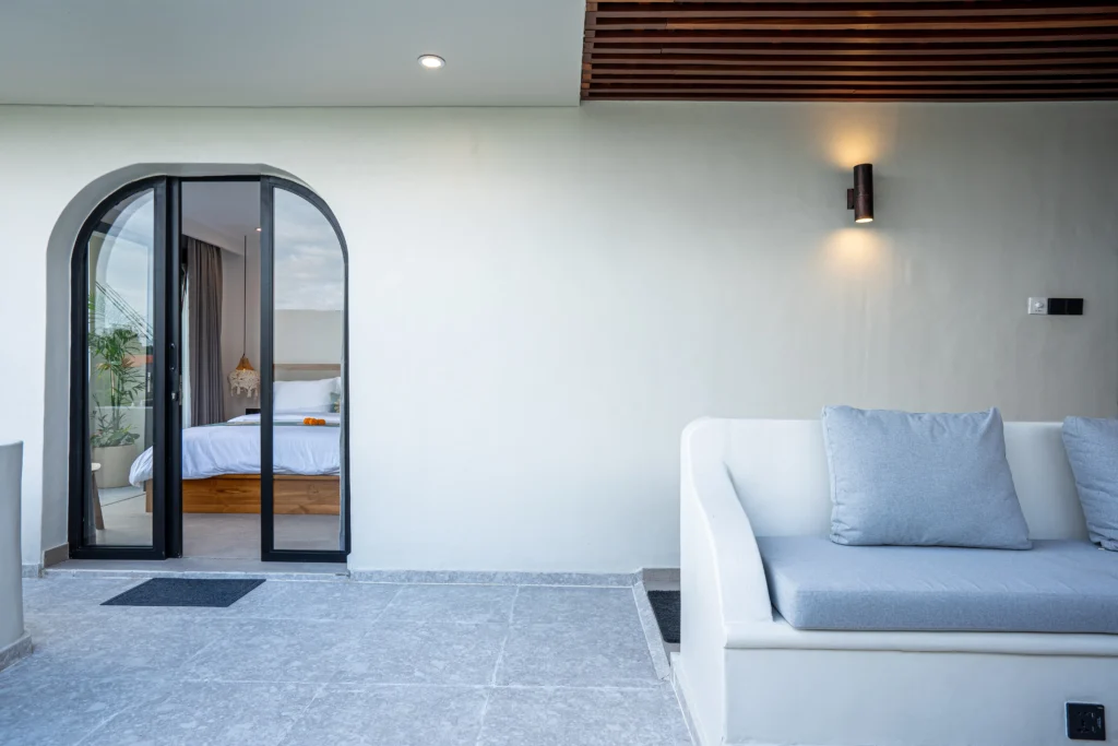 SKY09526-HDR_1_11zon